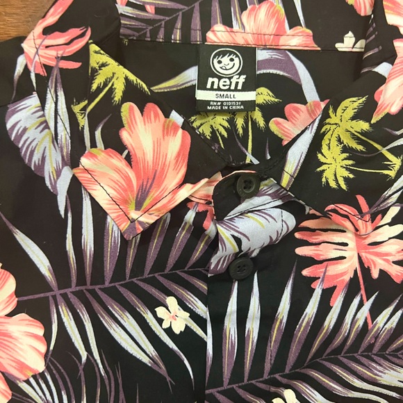 NWT Neff button collared shirt size small - Picture 2 of 7